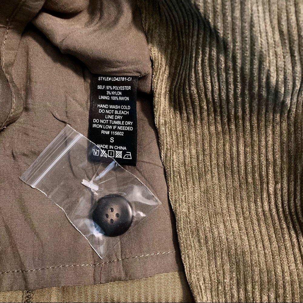 Lulu’s corduroy button-front midi dress - Picture 8 of 8
